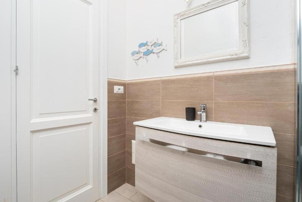 Bellissimo Appartamento Con Veranda Privata Al Centro Di Porto Rotondo Exteriér fotografie