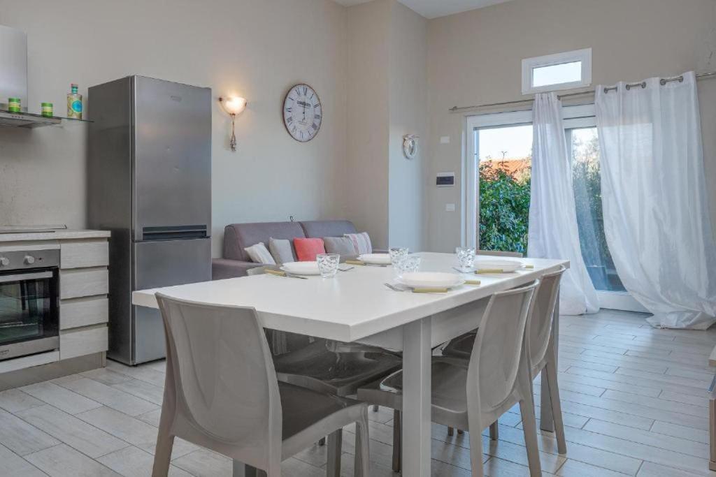 Bellissimo Appartamento Con Veranda Privata Al Centro Di Porto Rotondo Exteriér fotografie